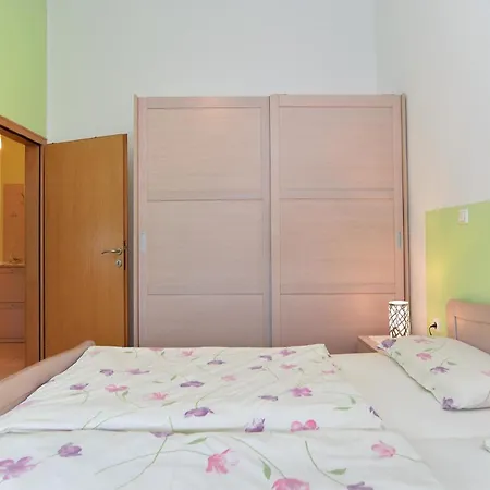 Apartment Fuer 4 Personen Ca 75 Qm In Pula, Istrien Istrische Riviera *