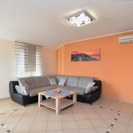 Apartament Fuer 4 Personen Ca 75 Qm In Pula, Istrien Istrische Riviera *